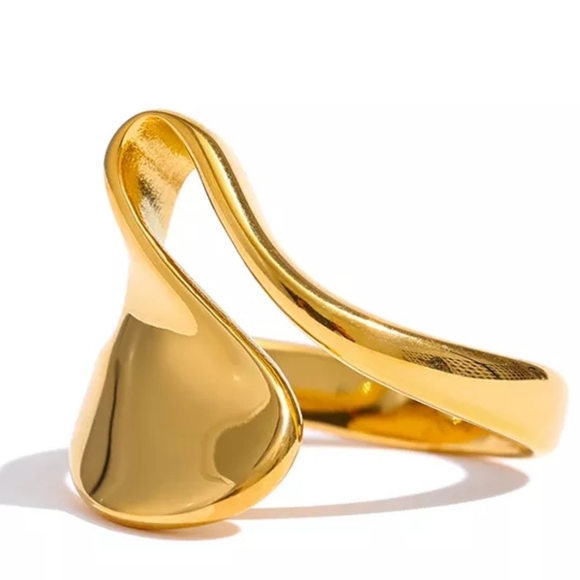 Jewelry - Minimalist Irregular Golden Finger Ring